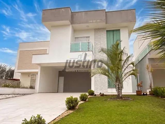 Sobrado com 300m² 3 quartos e 4 banheiros, à venda, no bairro Bopiranga em Itanhaém
