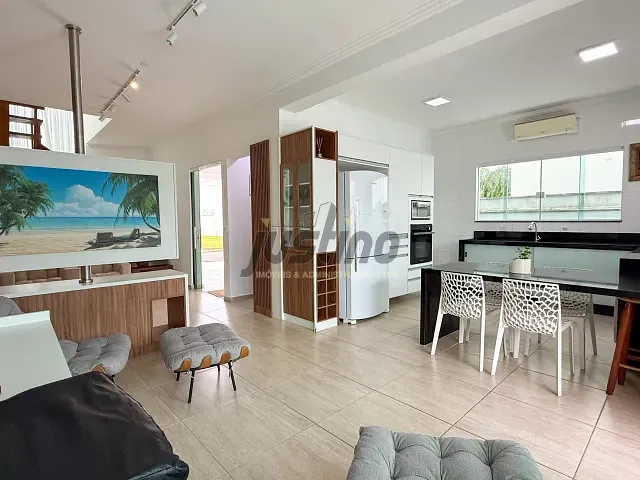 Sobrado com 300m² 3 quartos e 4 banheiros, à venda, no bairro Bopiranga em Itanhaém