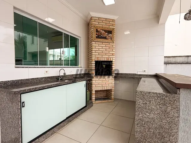 Sobrado com 300m² 3 quartos e 4 banheiros, à venda, no bairro Bopiranga em Itanhaém
