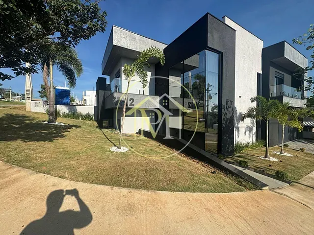 Sobrado com 282m² 3 quartos e 4 banheiros, à venda, no bairro Cajuru do Sul em Sorocaba