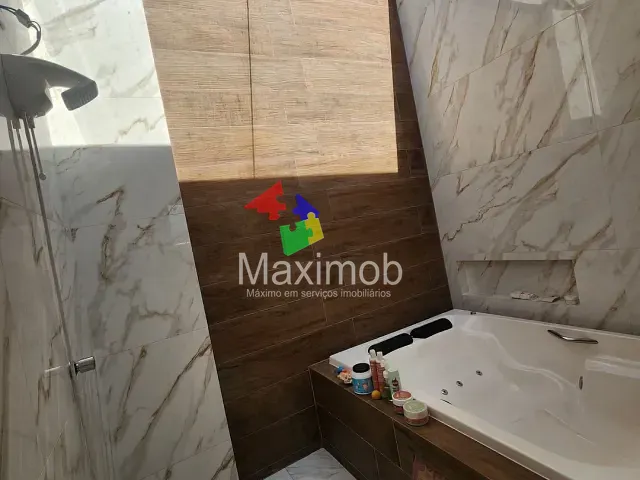 Sobrado com 180m² 3 quartos e 1 banheiro, à venda, no bairro Loteamento Popular Istor Luppi em Itapira