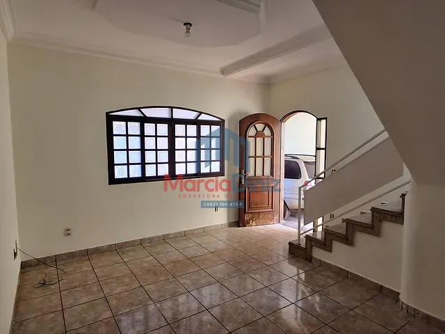 Sobrado com 251m² 3 quartos e 1 banheiro, à venda, no bairro Jardim Regina em Ituverava