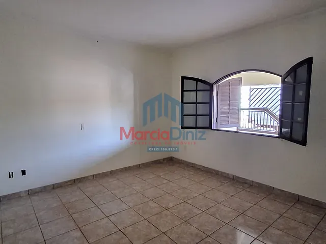 Sobrado com 251m² 3 quartos e 1 banheiro, à venda, no bairro Jardim Regina em Ituverava