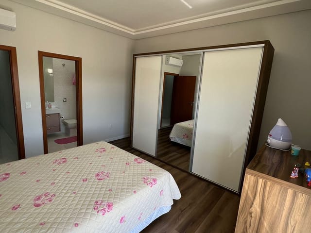Sobrado com 338m² 4 quartos e 3 banheiros, à venda, no bairro Residencial Bella Suíça em Sinop