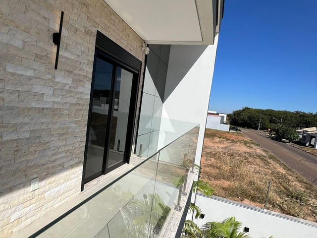 Sobrado com 338m² 4 quartos e 3 banheiros, à venda, no bairro Residencial Bella Suíça em Sinop