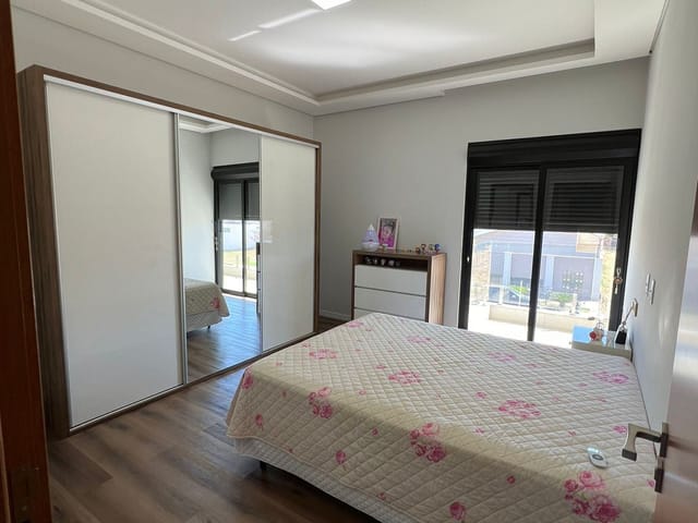 Sobrado com 338m² 4 quartos e 3 banheiros, à venda, no bairro Residencial Bella Suíça em Sinop