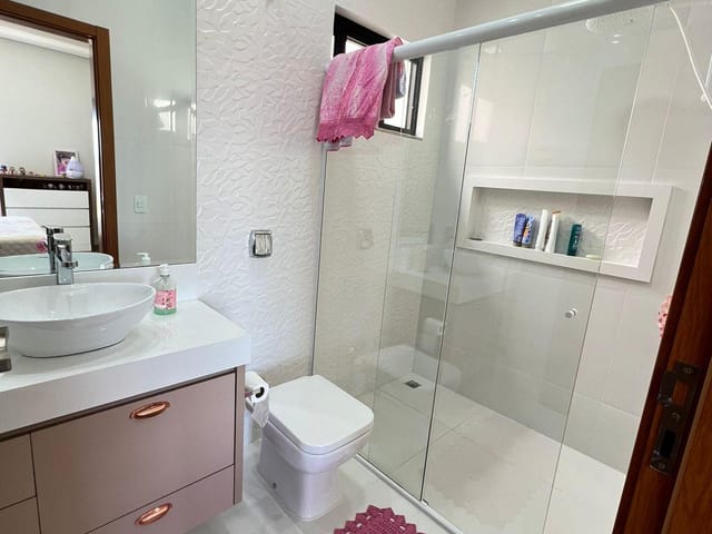 Sobrado com 338m² 4 quartos e 3 banheiros, à venda, no bairro Residencial Bella Suíça em Sinop