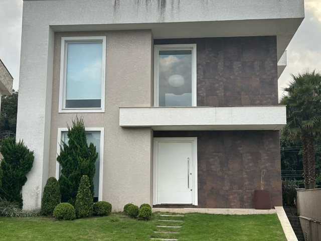 Sobrado 4 quartos e 5 banheiros, à venda, no bairro Abranches em Curitiba