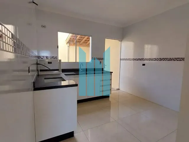 Sobrado com 160m² 3 quartos e 2 banheiros, à venda, no bairro Jardim Bandeirantes em Poços de Caldas
