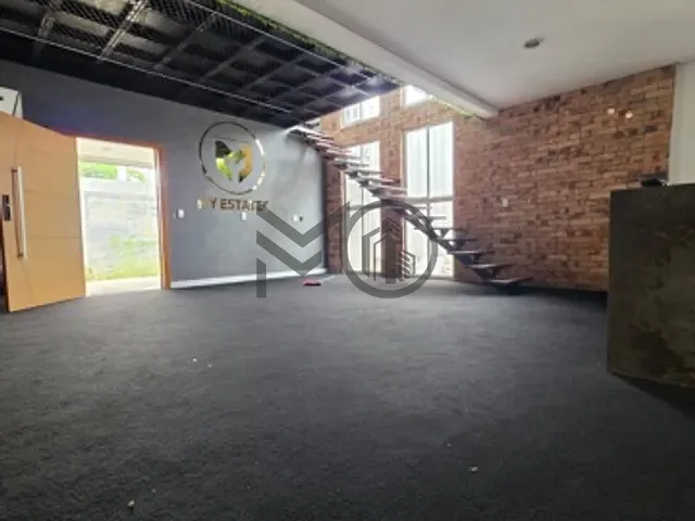 Sobrado com 250m², à venda, no bairro Recanto dos Pássaros em Cuiabá
