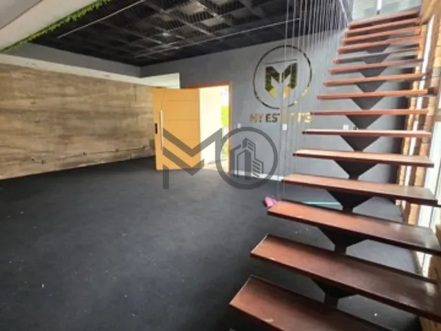 Sobrado com 250m², à venda, no bairro Recanto dos Pássaros em Cuiabá