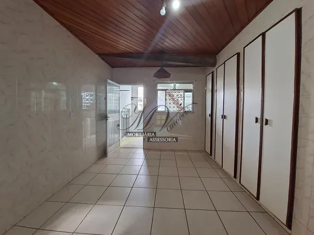 Sobrado 2 quartos e 1 banheiro, para alugar, no bairro Centro em Angra dos Reis