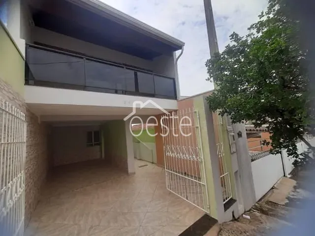 Sobrado com 125m² 3 quartos e 2 banheiros, para alugar, no bairro Vila Betica em Santa Bárbara D'Oeste