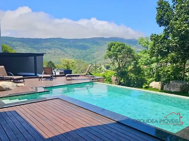 Sobrado com 475m² 3 quartos e 4 banheiros, à venda, no bairro Itapetininga em Atibaia