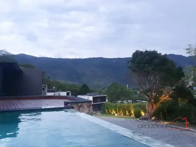Sobrado com 475m² 3 quartos e 4 banheiros, à venda, no bairro Itapetininga em Atibaia