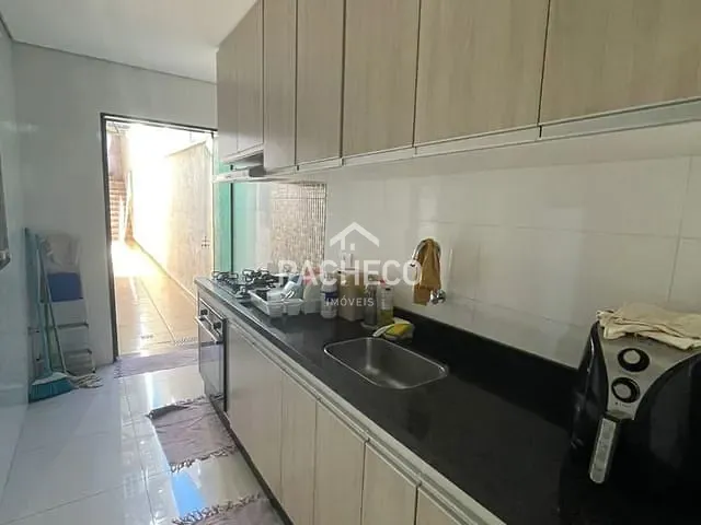 Sobrado com 150m² 3 quartos e 3 banheiros, à venda, no bairro Jardim Adelia em Santa Bárbara d'Oeste