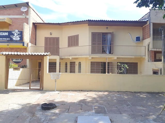 Sobrado com 605m² 3 quartos e 2 banheiros, à venda, no bairro Alegria em Guaíba