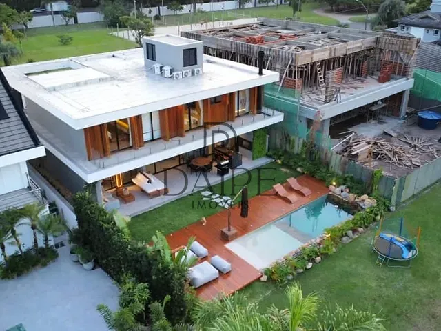 Sobrado com 630m² 5 quartos e 6 banheiros, à venda, no bairro Atlântida em Xangri-Lá