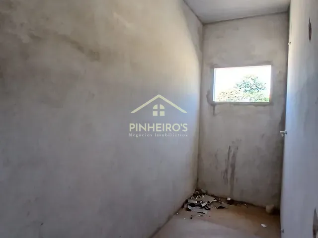 Sobrado 3 quartos e 3 banheiros, à venda, no bairro Conjunto Residencial Roberto Conceição em Cambé
