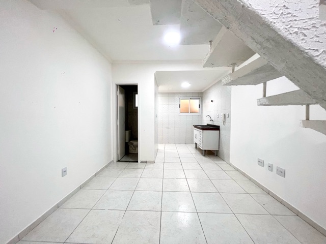 Sobrado com 70m² 2 quartos e 2 banheiros, à venda, no bairro Canto do Forte em Praia Grande