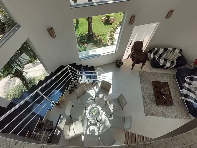 Sobrado com 433m² 5 quartos e 5 banheiros, à venda, no bairro Boracéia em São Sebastião