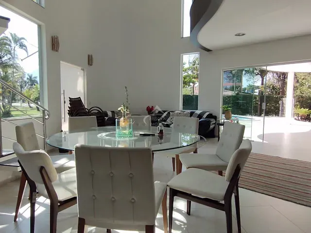 Sobrado com 433m² 5 quartos e 5 banheiros, à venda, no bairro Boracéia em São Sebastião