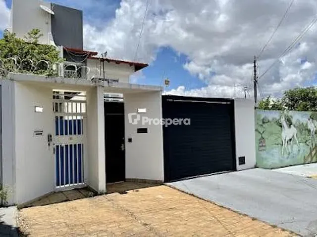 Sobrado com 200m² 4 quartos e 5 banheiros, à venda, no bairro Jardim América em Goiânia