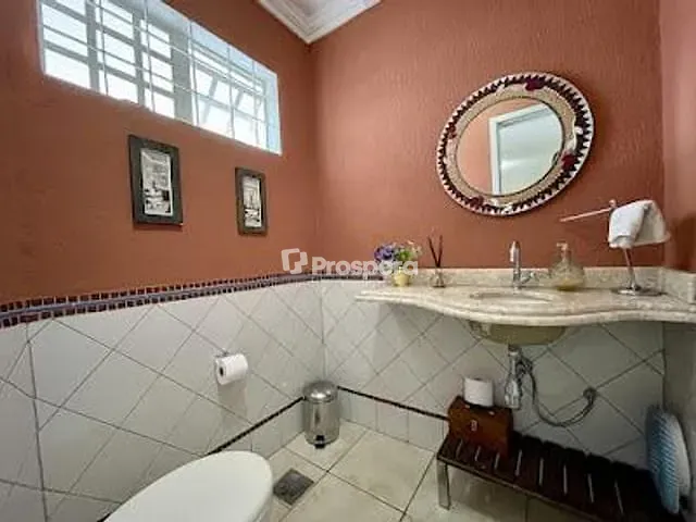 Sobrado com 200m² 4 quartos e 5 banheiros, à venda, no bairro Jardim América em Goiânia
