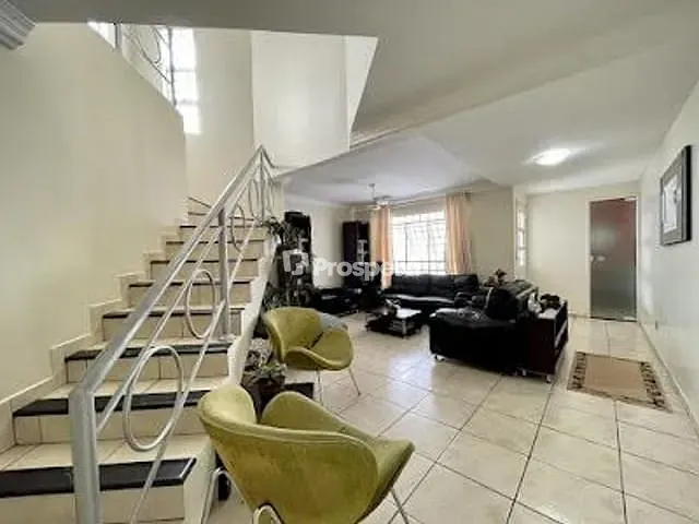 Sobrado com 200m² 4 quartos e 5 banheiros, à venda, no bairro Jardim América em Goiânia