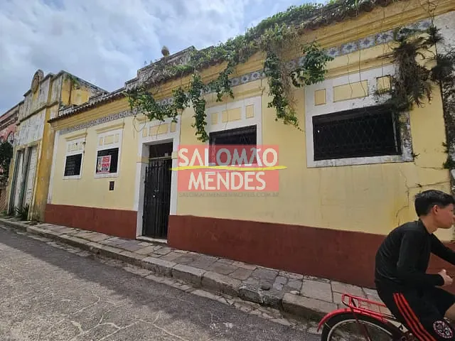 Sobrado à venda, no bairro Cidade Velha em Belém