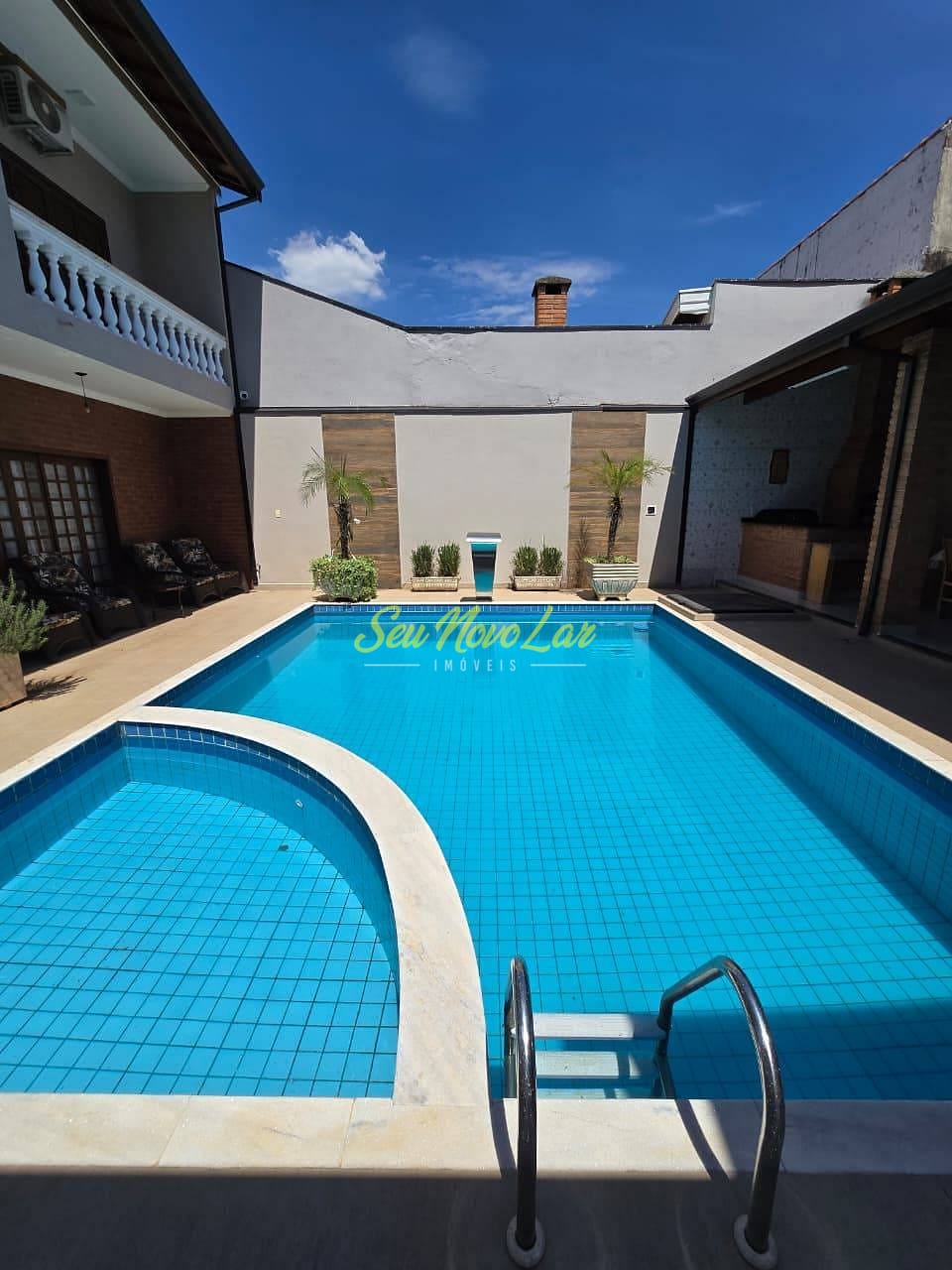 Sobrado, 3 quartos, 228 m² - Foto 2