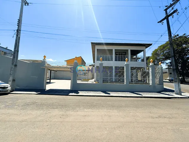 Sobrado 4 quartos e 7 banheiros, para alugar, no bairro Centro em Tomazina