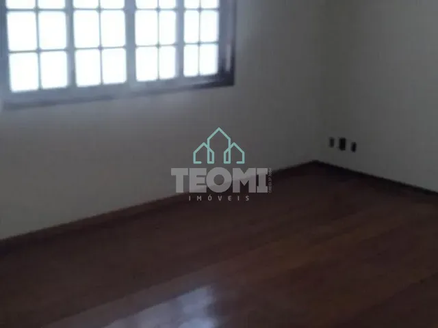 Sobrado com 240m² 3 quartos e 3 banheiros, à venda, no bairro Santa Luzia em Taubaté