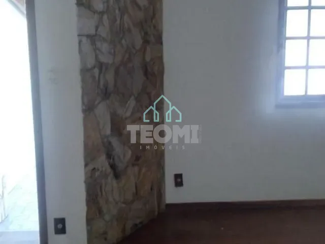 Sobrado com 240m² 3 quartos e 3 banheiros, à venda, no bairro Santa Luzia em Taubaté