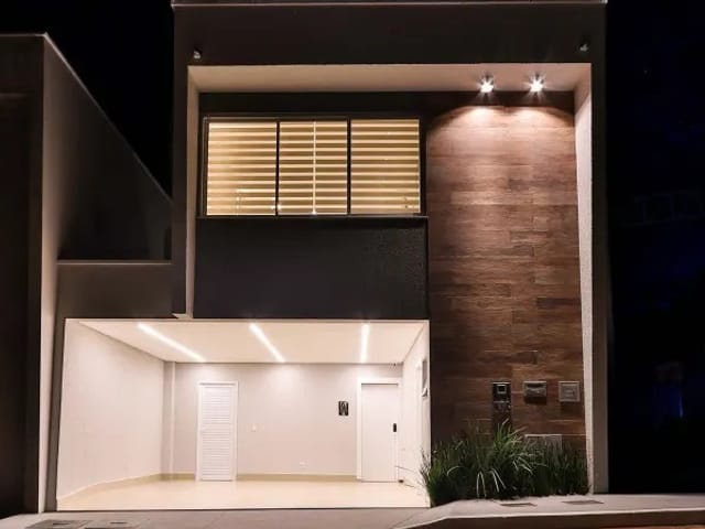 Sobrado 3 quartos e 3 banheiros, à venda, no bairro Vila Alto da Glória em Goiânia