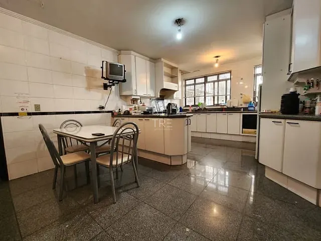 Sobrado com 320m² 4 quartos e 4 banheiros, à venda, no bairro Jardim Chapadão em Campinas