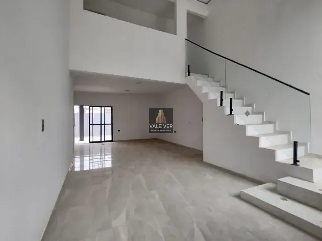 Sobrado com 250m² 3 quartos e 4 banheiros, à venda, no bairro Floresta em São José dos Campos