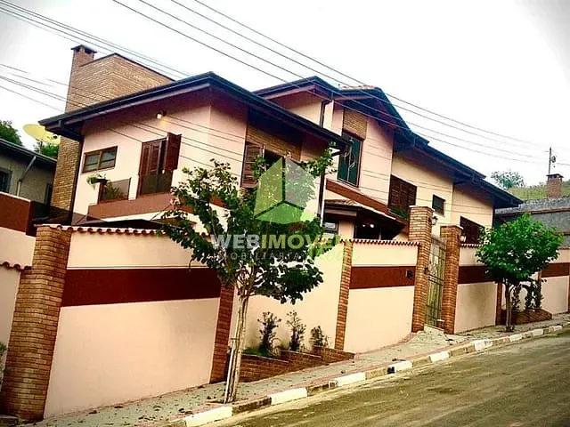 Sobrado com 296m² 4 quartos e 5 banheiros, à venda, no bairro Avenida Francisco Lerário, 975 - Maracatu, Guararema em Guararema