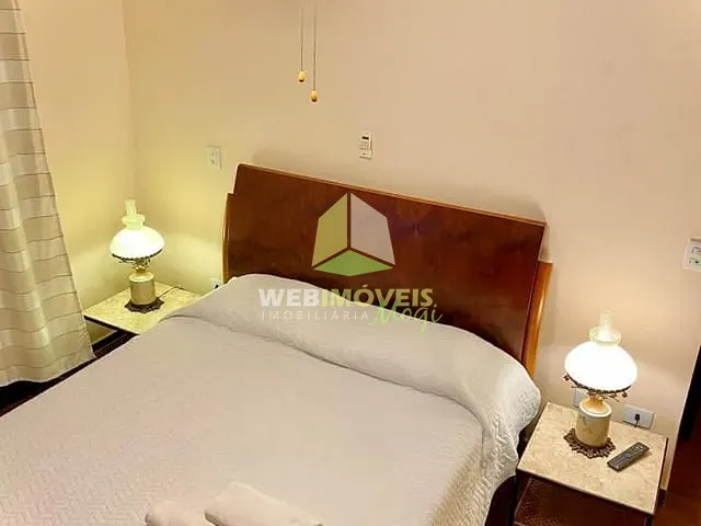 Sobrado com 296m² 4 quartos e 5 banheiros, à venda, no bairro Avenida Francisco Lerário, 975 - Maracatu, Guararema em Guararema