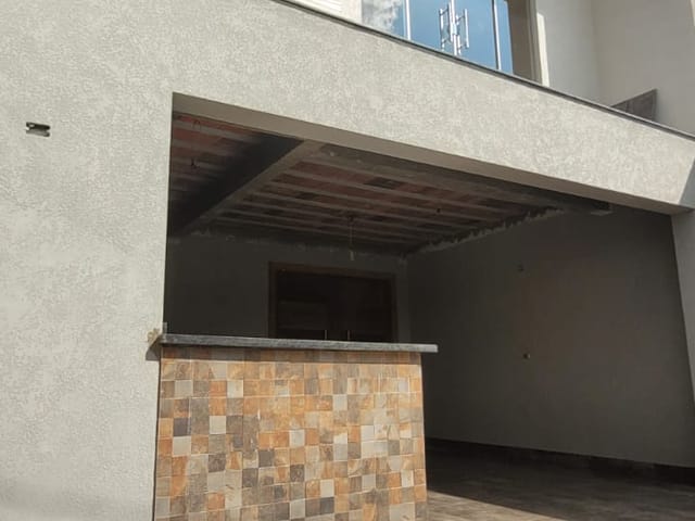 Foto do Sobrado - Vende ou troca por imóvel de menor valor, lindo Assobradado com Suíte master + 02 quartos, próximo a Faculdade Uningá, no Jardim Sumaré, em Maringá, PR | Wagner Inhesta broker