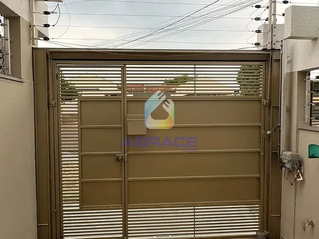 Sobrado com 60m² 2 quartos e 1 banheiro, para alugar, no bairro Vila Ipiranga em Campo Grande