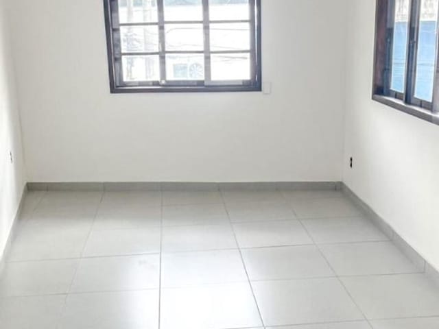 Sobrado com 105m² 3 quartos e 2 banheiros, à venda, no bairro Centro em Macaé