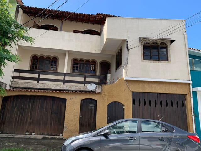 Sobrado com 105m² 3 quartos e 2 banheiros, à venda, no bairro Centro em Macaé