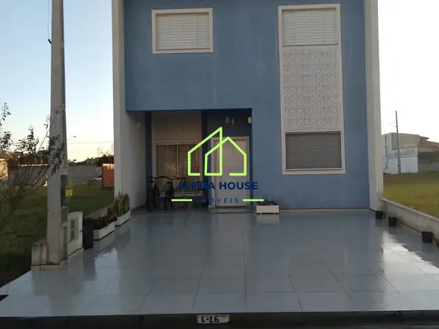 Sobrado com 198m² 5 quartos e 4 banheiros, à venda, no bairro Condomínio Residencial e Comercial Laguna em Pindamonhangaba