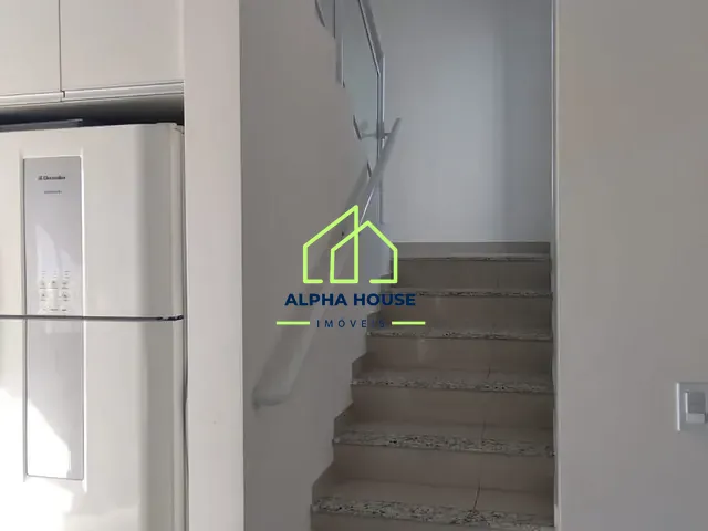 Sobrado com 198m² 5 quartos e 4 banheiros, à venda, no bairro Condomínio Residencial e Comercial Laguna em Pindamonhangaba