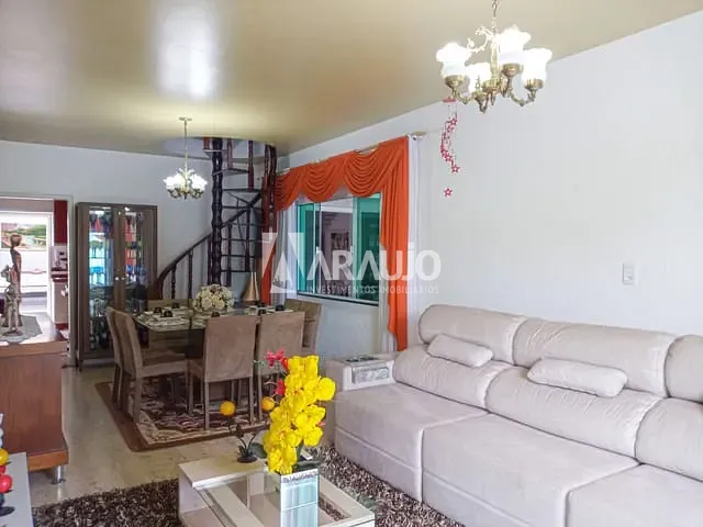 Sobrado com 289m² 3 quartos e 3 banheiros, à venda, no bairro Cordeiros em Itajaí