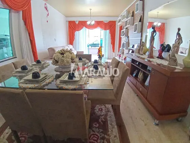 Sobrado com 289m² 3 quartos e 3 banheiros, à venda, no bairro Cordeiros em Itajaí