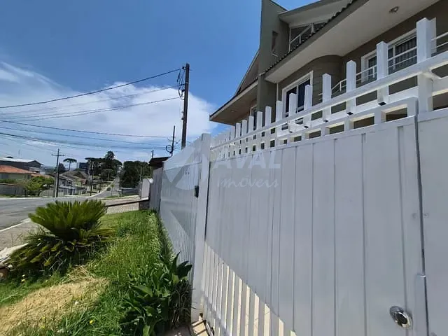 Sobrado 3 quartos e 2 banheiros, para alugar, no bairro Alto Tarumã em Pinhais