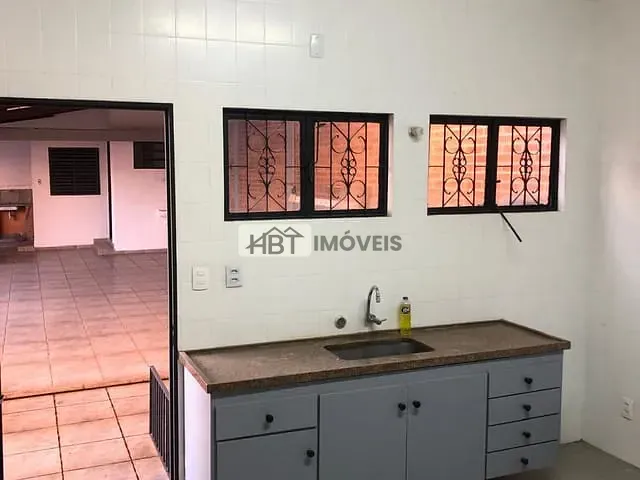 Sobrado com 384m² 4 quartos e 4 banheiros, à venda, no bairro Jardim América em Bauru