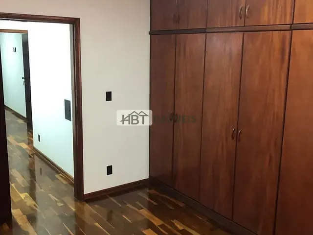 Sobrado com 384m² 4 quartos e 4 banheiros, à venda, no bairro Jardim América em Bauru